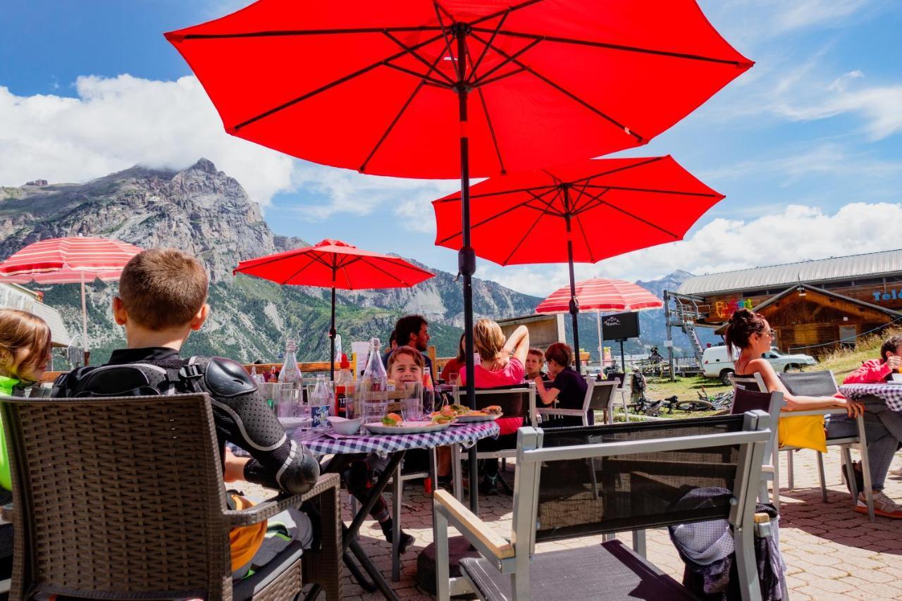 Hotel Restaurant Saint Roch Puy-Saint-Vincent Dış mekan fotoğraf