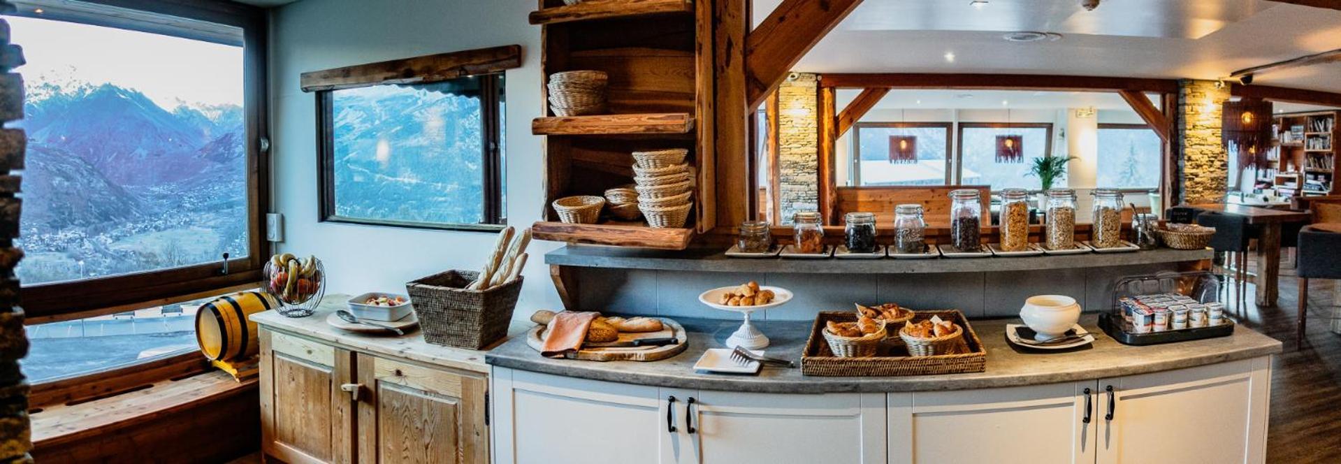 Hotel Restaurant Saint Roch Puy-Saint-Vincent Dış mekan fotoğraf